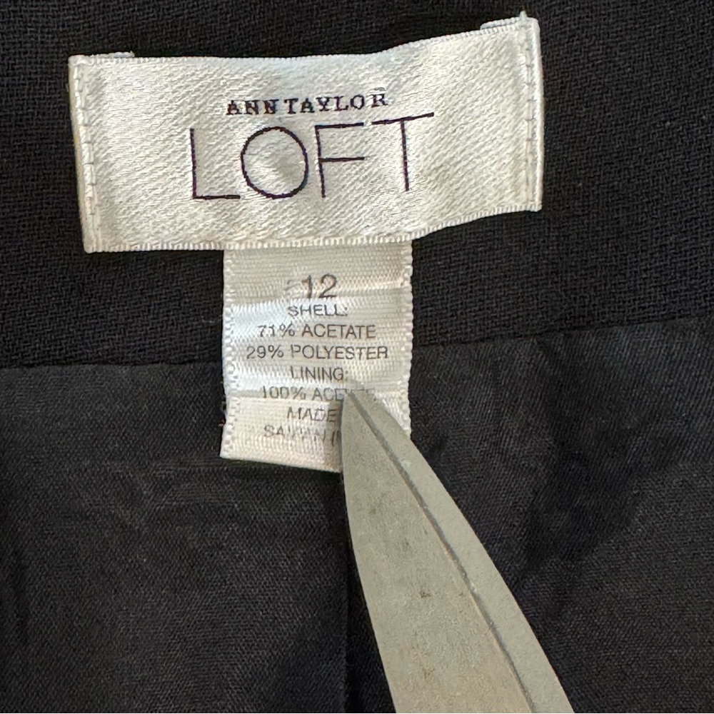 Ann Taylor LOFT Black Rounded-Collar Three-Button Blazer Size 12 - Picture 6 of 6